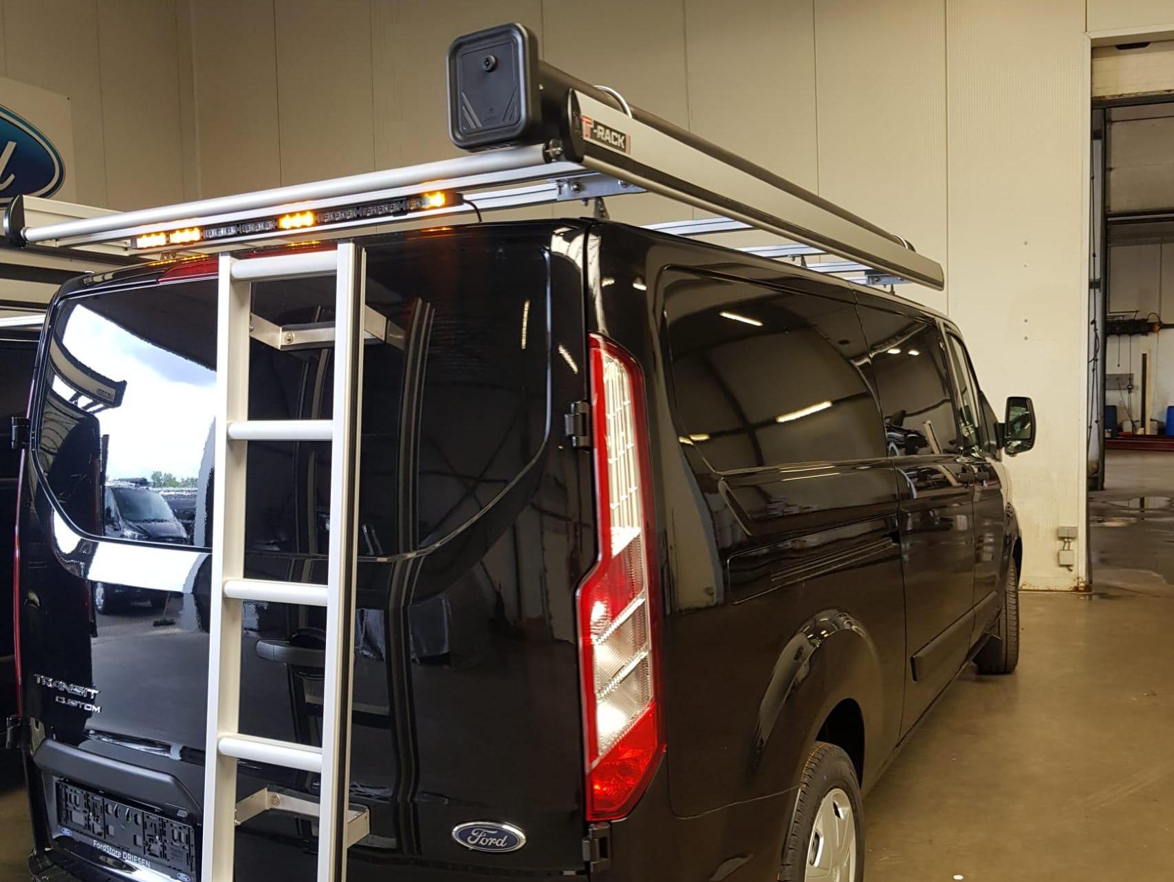 Vous souhaitez faire installer une barre de toit ou des accessoires de toit sur votre Ford Transit Custom ? Trouvez l'inspiration ici.